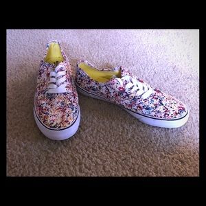 “Paint splattered” women’s sneakers never worn!